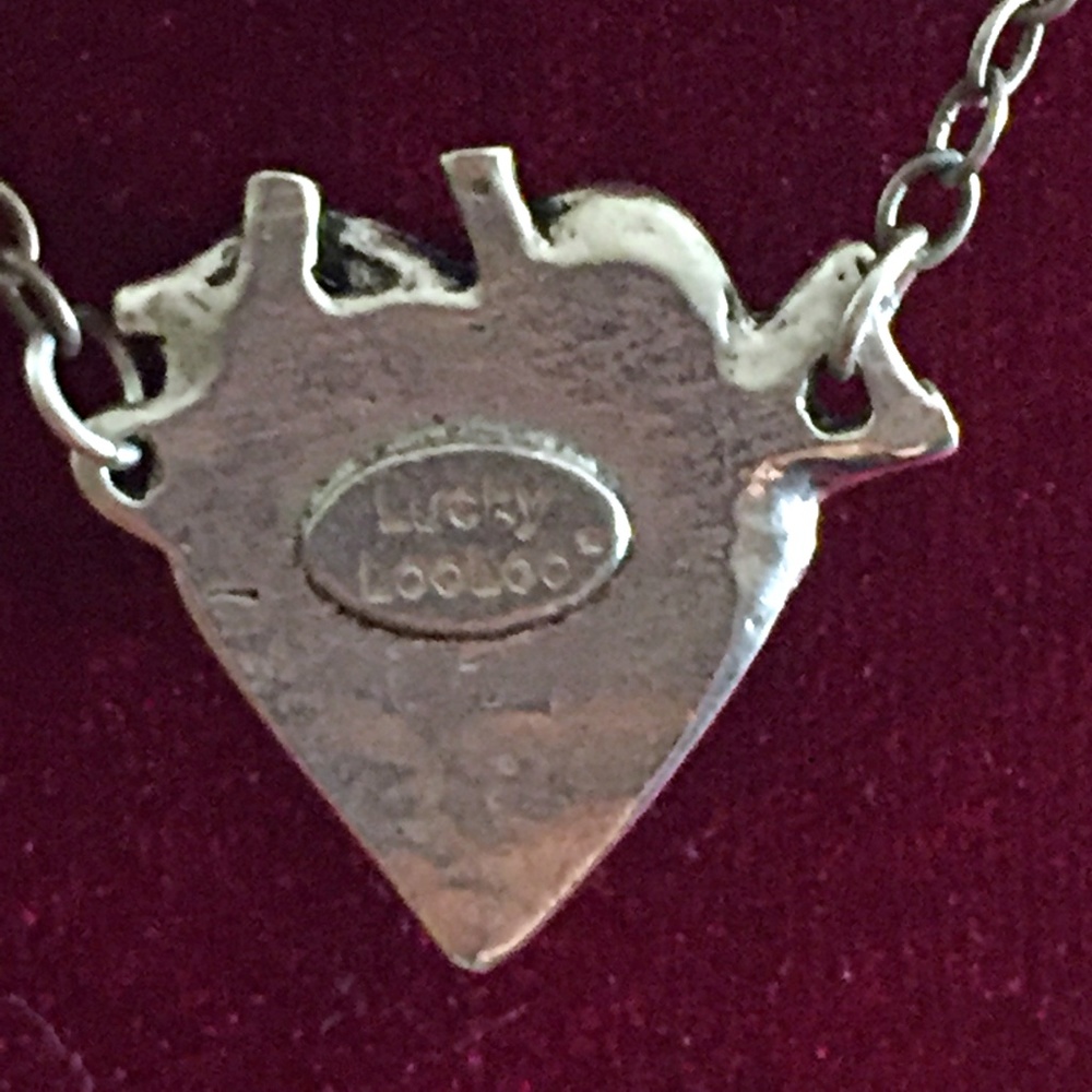 Anti Valentine ANATOMICAL HEART with Stitches Necklace - Picture 3 of 4